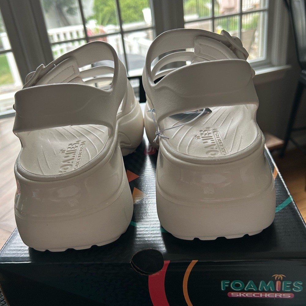 Skechers Foamies Tai Get Real White Platform Sandal Shoe size 10 Women. New Box - Picture 3 of 9